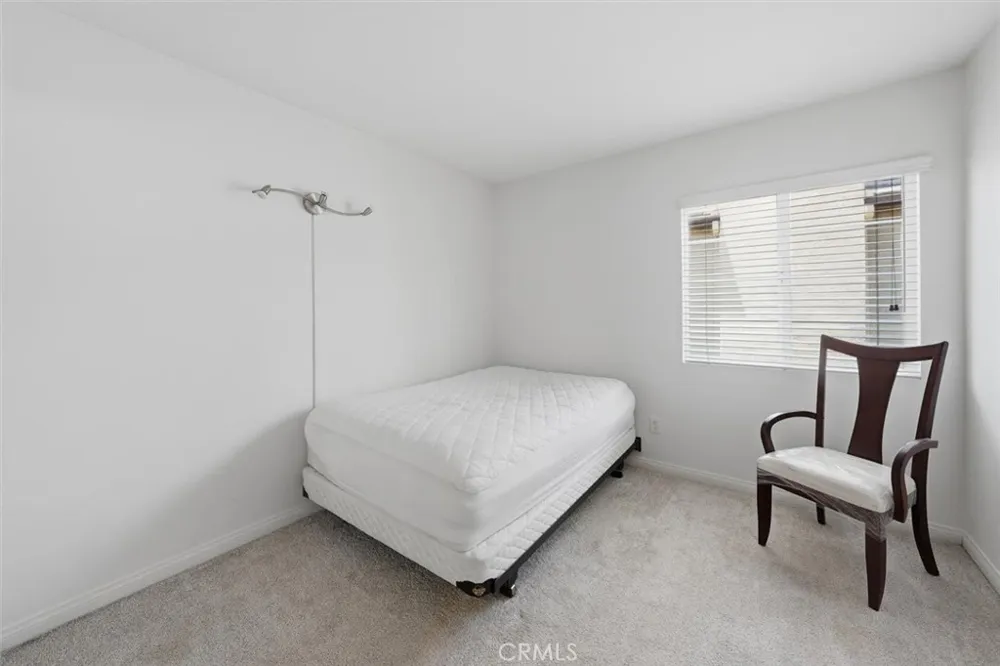 19324 Opal Lane Saugus, CA 91350