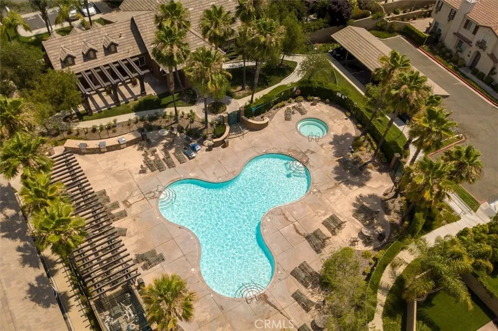 19324 Opal Lane Saugus, CA 91350