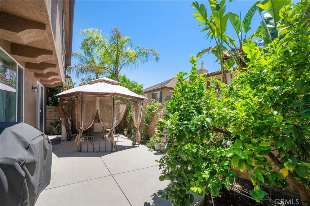 19324 Opal Lane Saugus, CA 91350