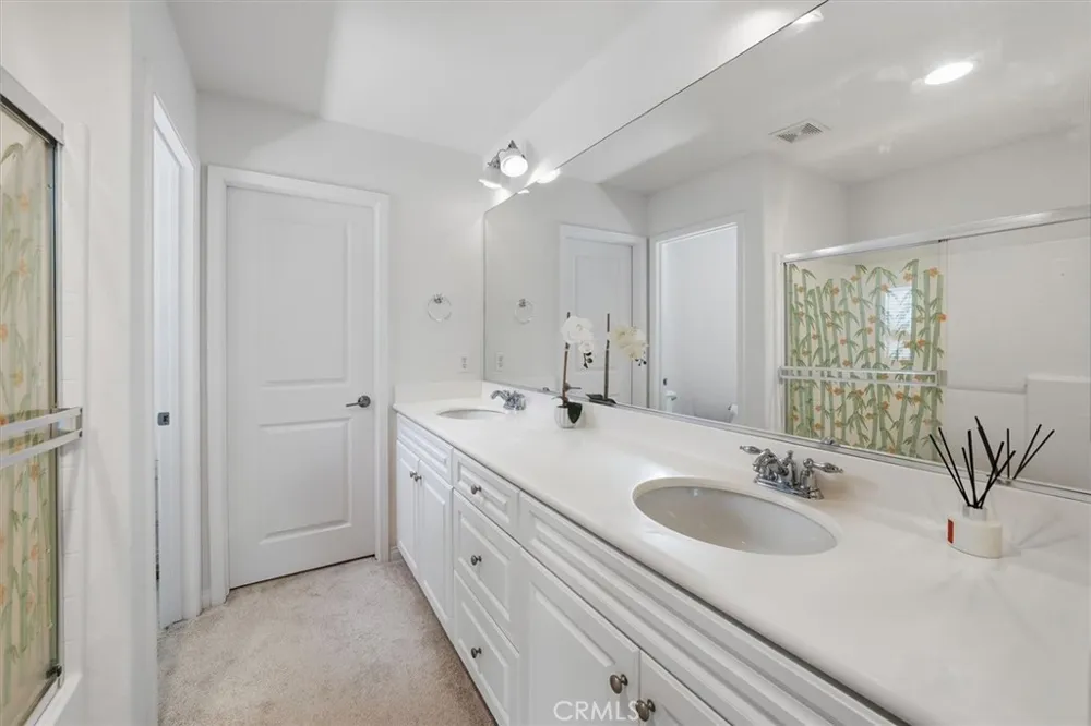 19324 Opal Lane Saugus, CA 91350