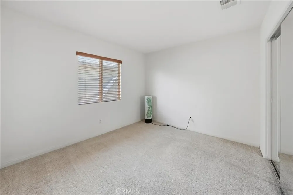 19324 Opal Lane Saugus, CA 91350