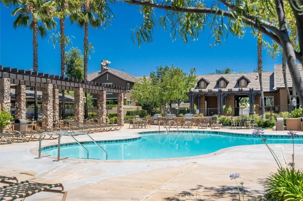 19324 Opal Lane Saugus, CA 91350