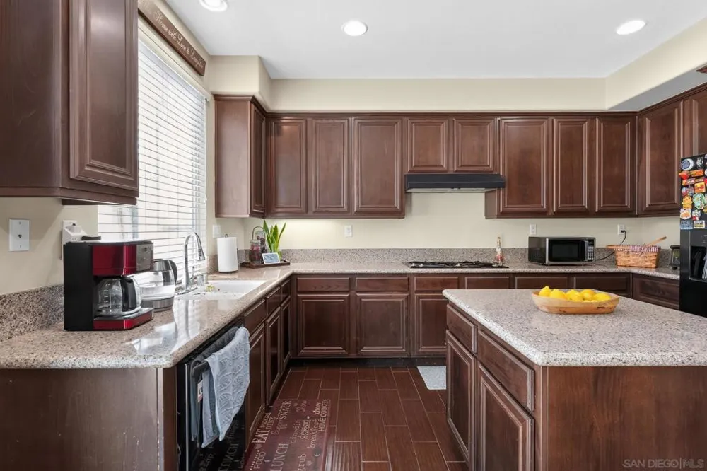 21516 Coral Rock Lane Wildomar, CA 92595