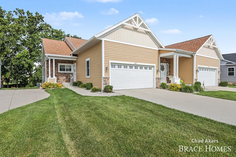 237 Hazelnut Drive Coopersville, MI 49404