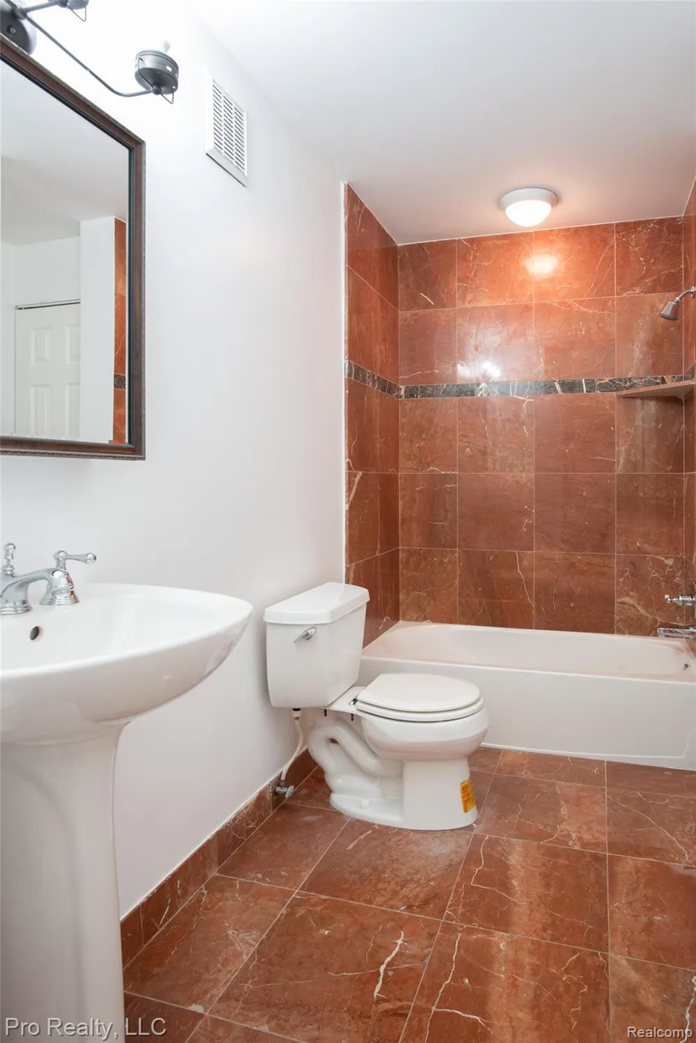 3559 Port Cove Drive Waterford Charter Township, MI 48328