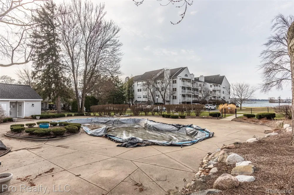 3559 Port Cove Drive Waterford Charter Township, MI 48328