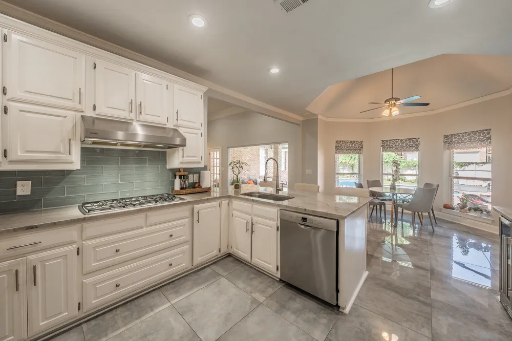 4313 Fannin Drive Irving, TX 75038