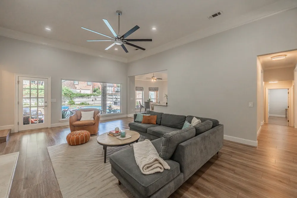 4313 Fannin Drive Irving, TX 75038
