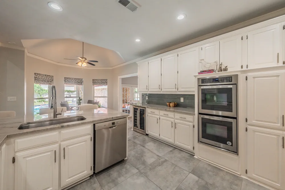 4313 Fannin Drive Irving, TX 75038