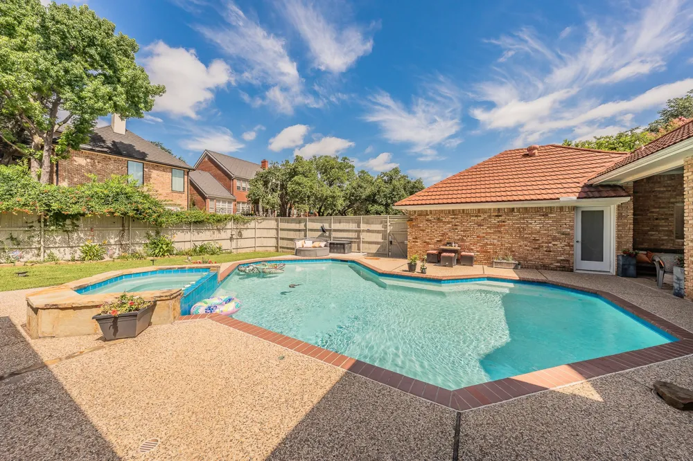 4313 Fannin Drive Irving, TX 75038