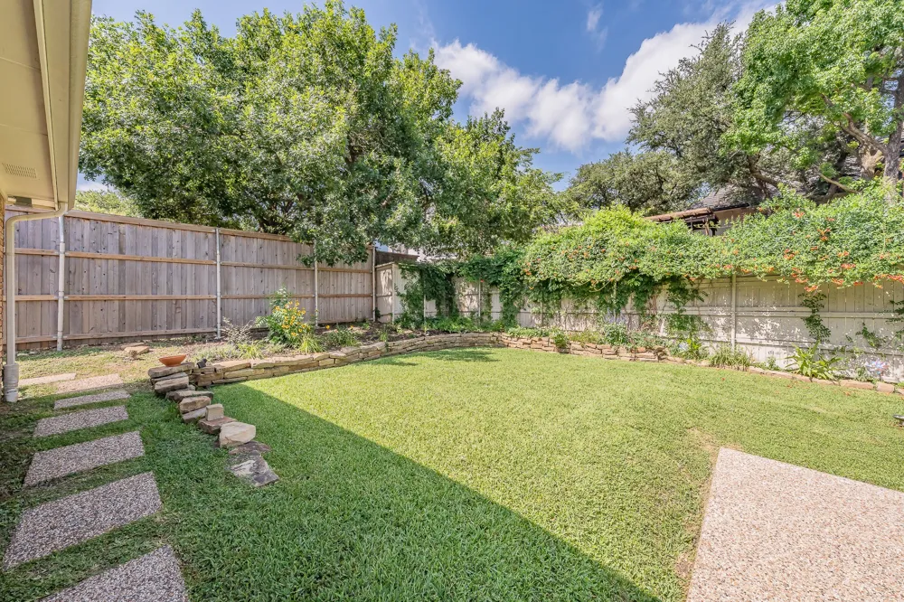 4313 Fannin Drive Irving, TX 75038