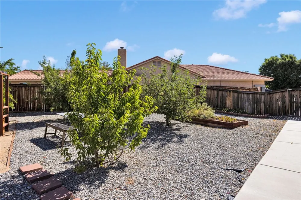 16470 Pauhaska Apple Valley, CA 92307