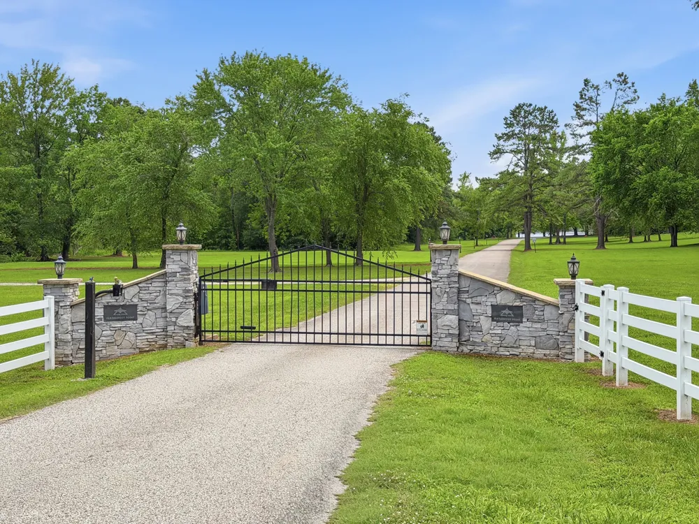300 Featherfoot Parkway Loop Parsons, TN 38363