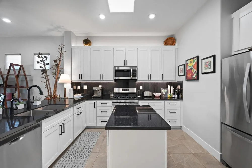 105 Kavenish Drive Rancho Mirage, CA 92270