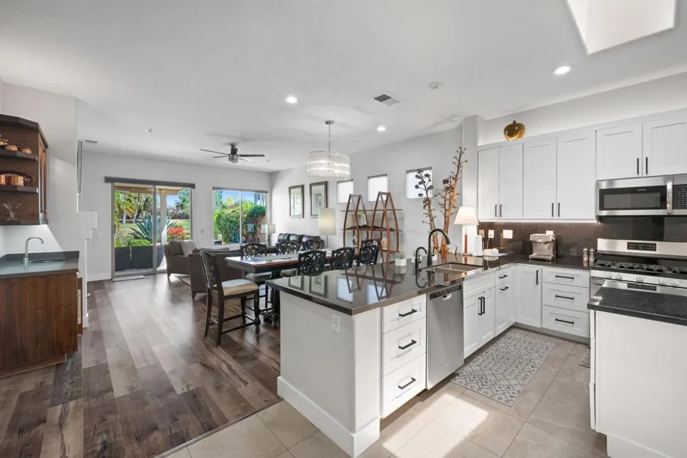 105 Kavenish Drive Rancho Mirage, CA 92270