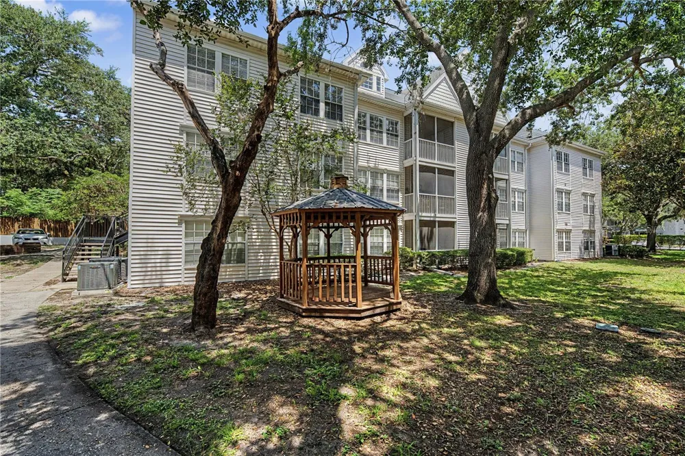3266 HAVILAND COURT #303 Palm Harbor, FL 34684