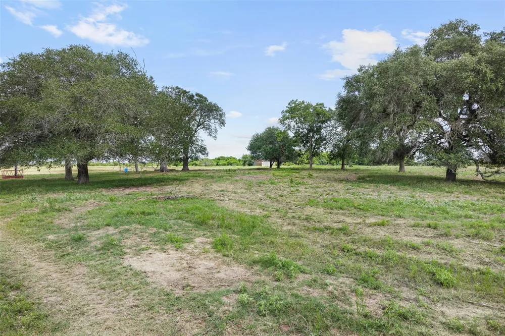 13041 Seydler Road Weimar, TX 78962