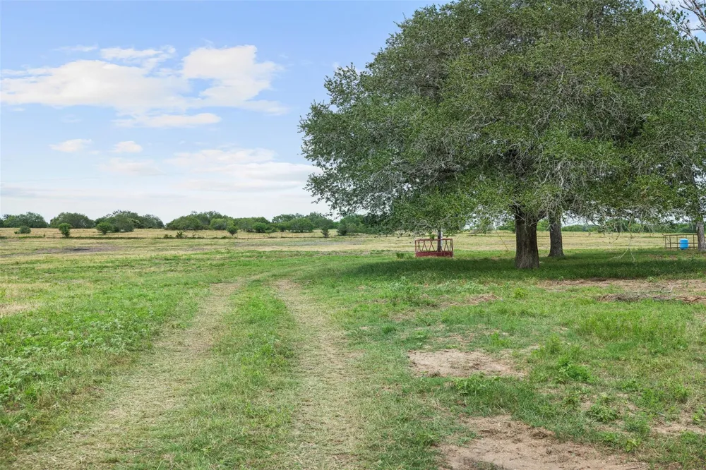 13041 Seydler Road Weimar, TX 78962