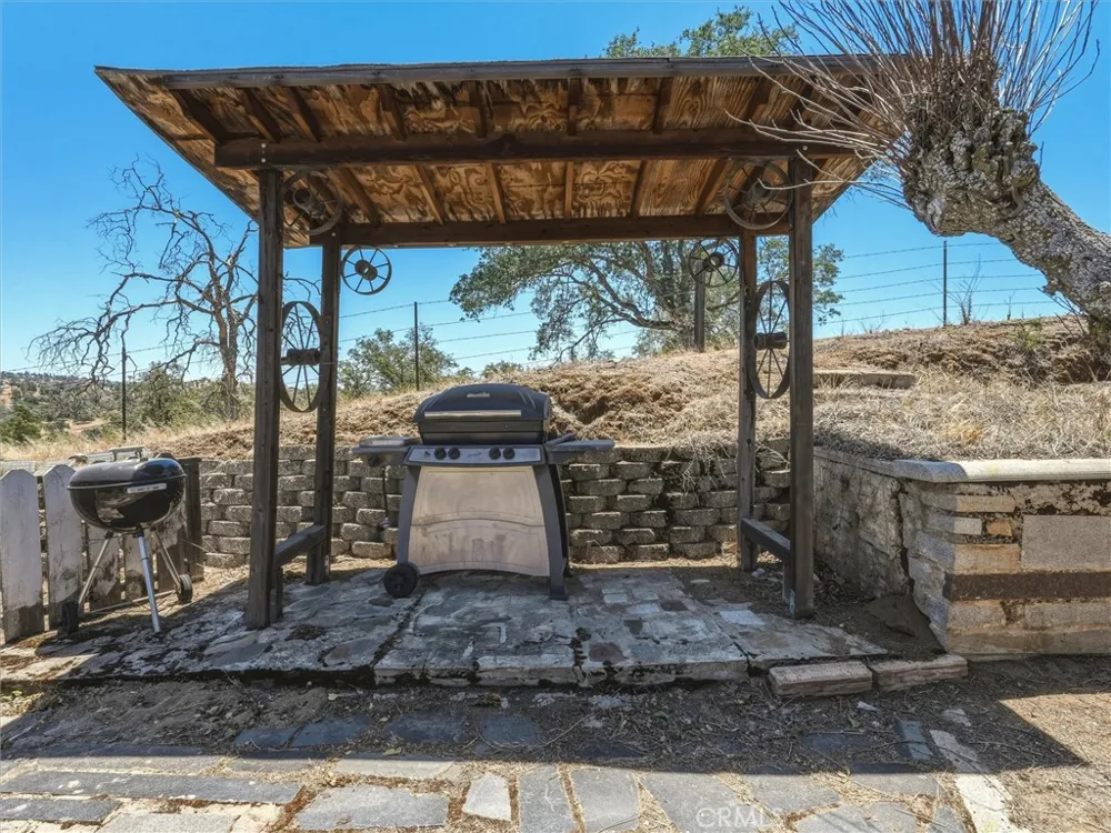 35928 Road 606 Raymond, CA 93653