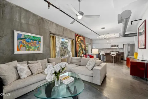 645 W 9th Street #200