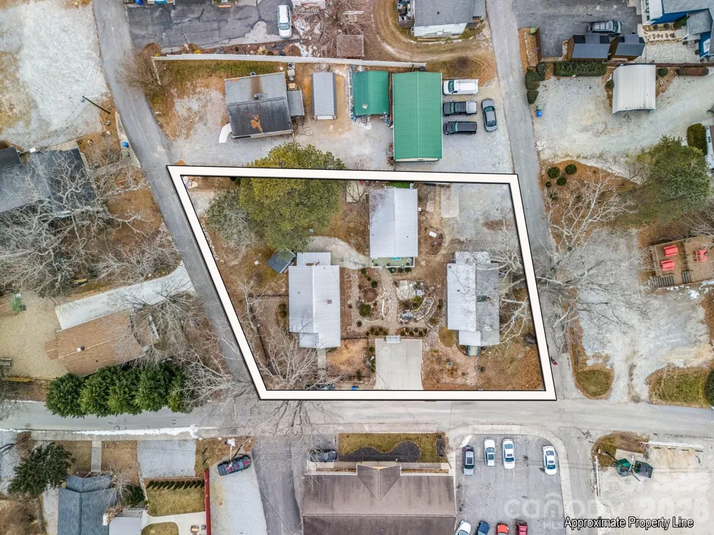 302 Davis Street Hendersonville, NC 28739