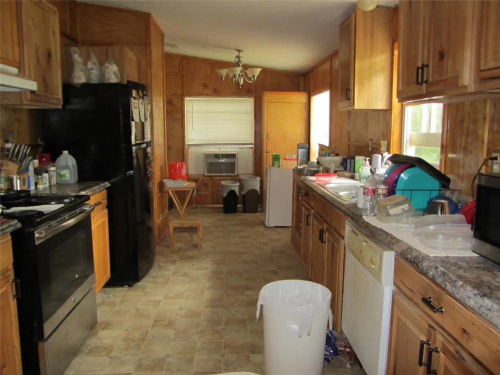 53 Brumley Road Huntsville, TX 77320