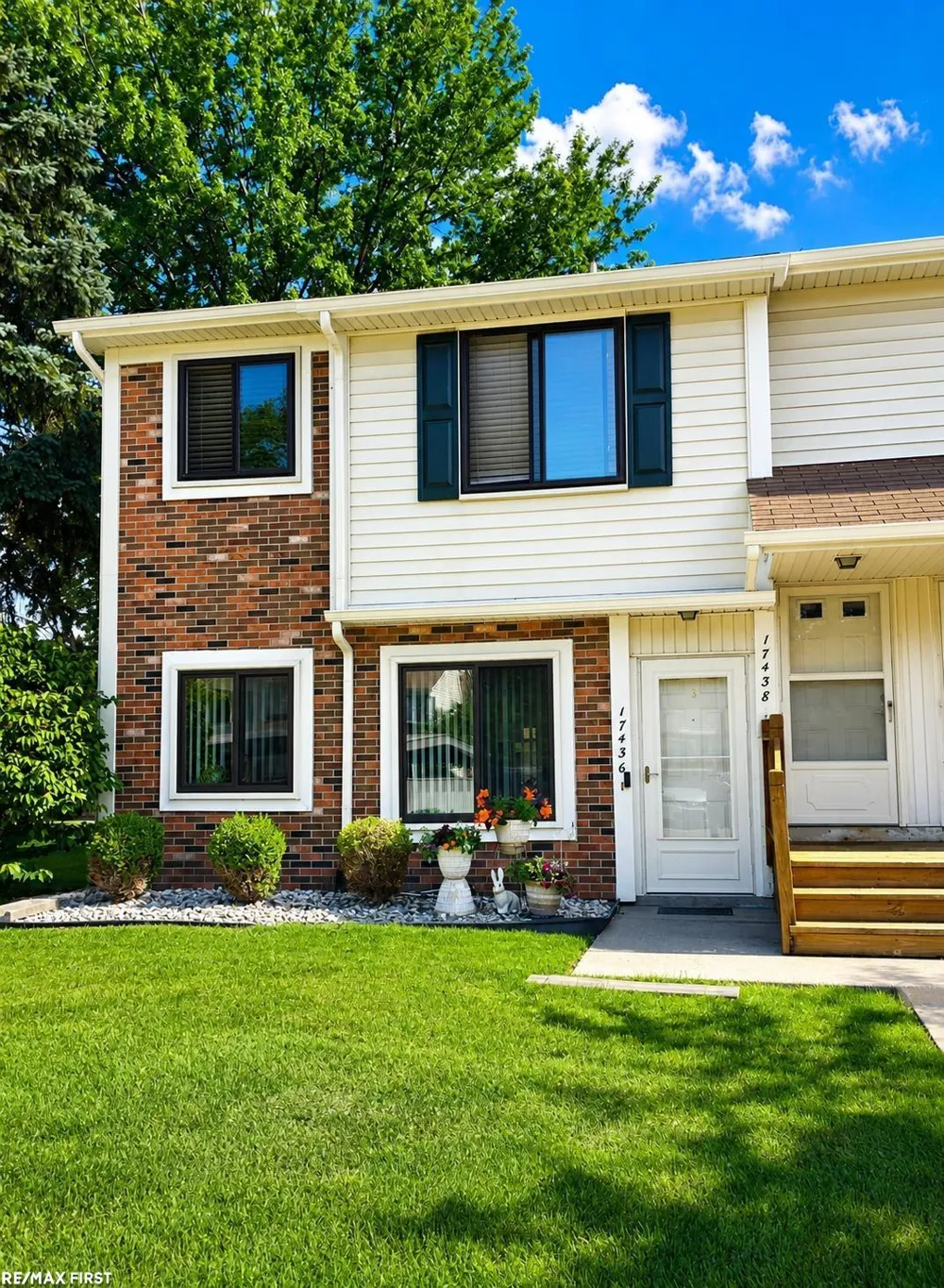 17438 Utica Oaks Lane Roseville City, MI 48066