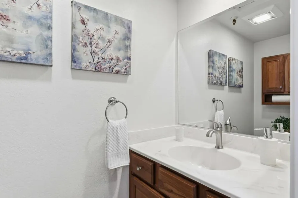 824 Bay Street Mountain View, CA 94041