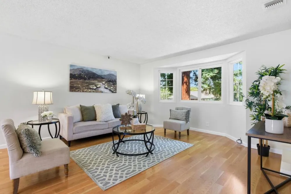 824 Bay Street Mountain View, CA 94041