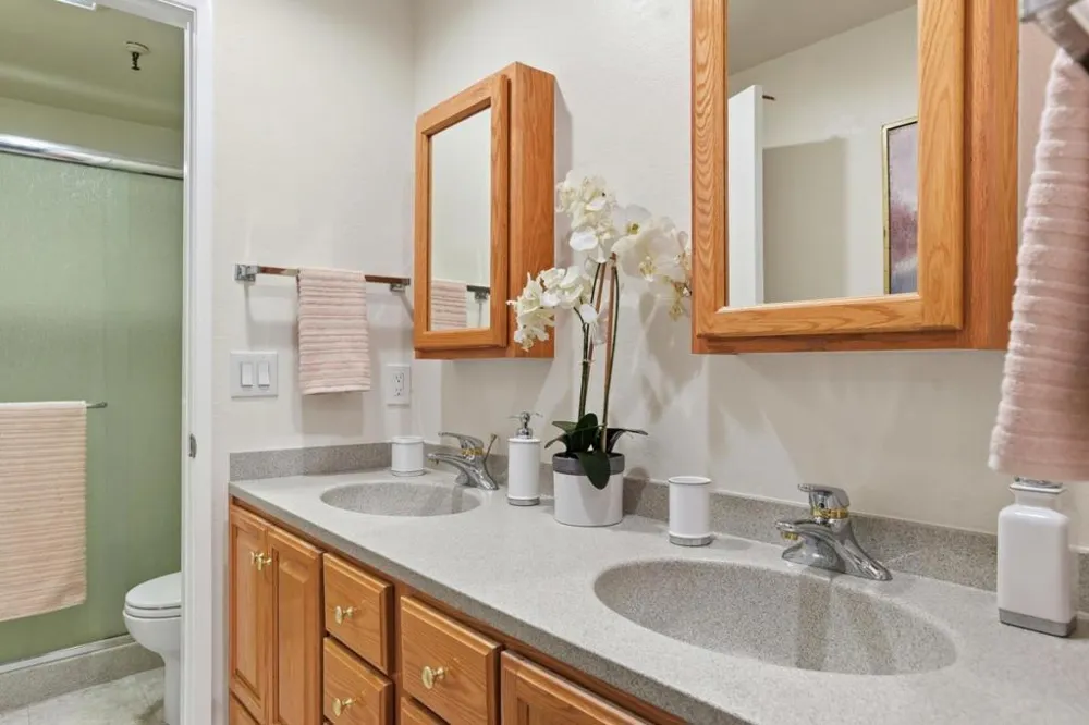 824 Bay Street Mountain View, CA 94041
