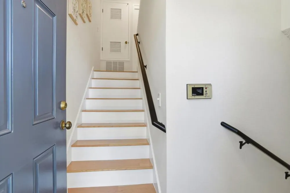 824 Bay Street Mountain View, CA 94041