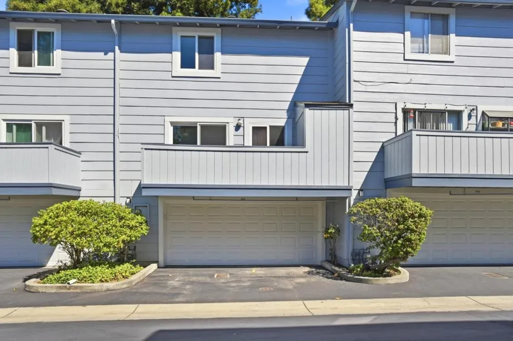 824 Bay Street Mountain View, CA 94041
