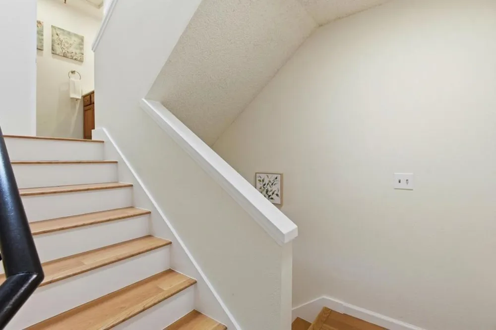 824 Bay Street Mountain View, CA 94041