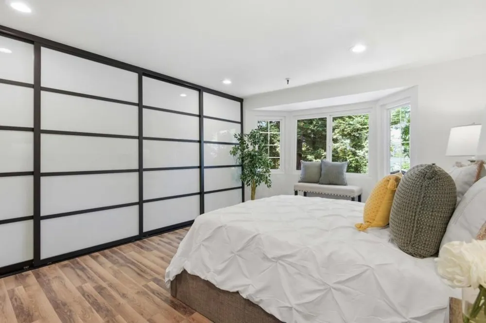 824 Bay Street Mountain View, CA 94041