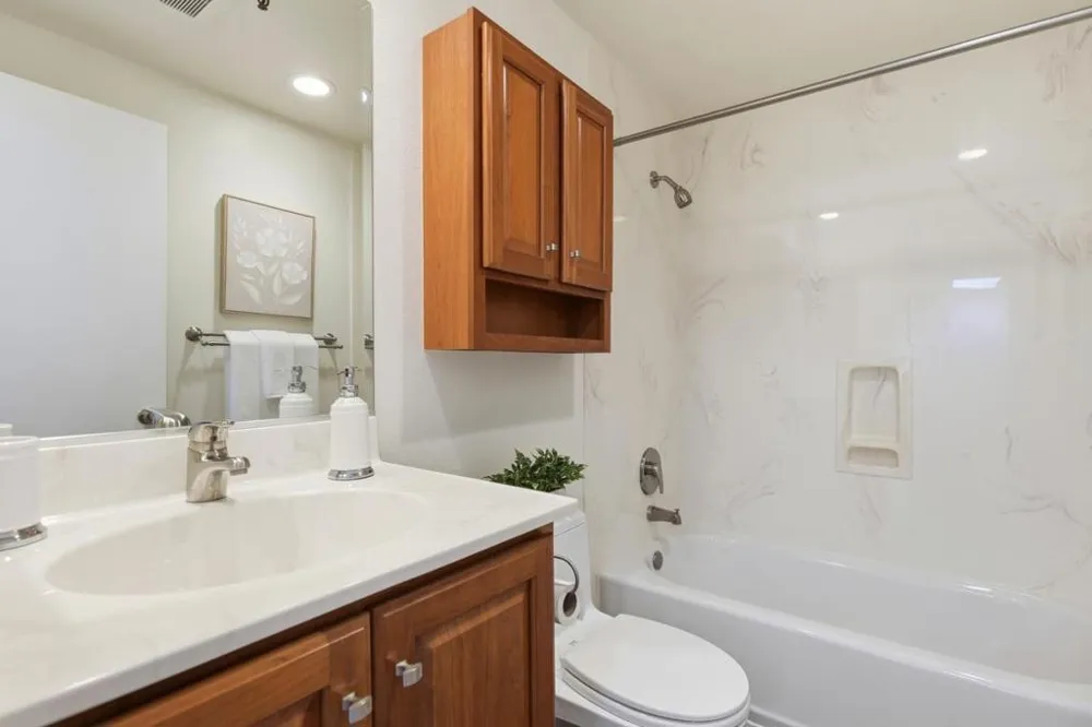 824 Bay Street Mountain View, CA 94041