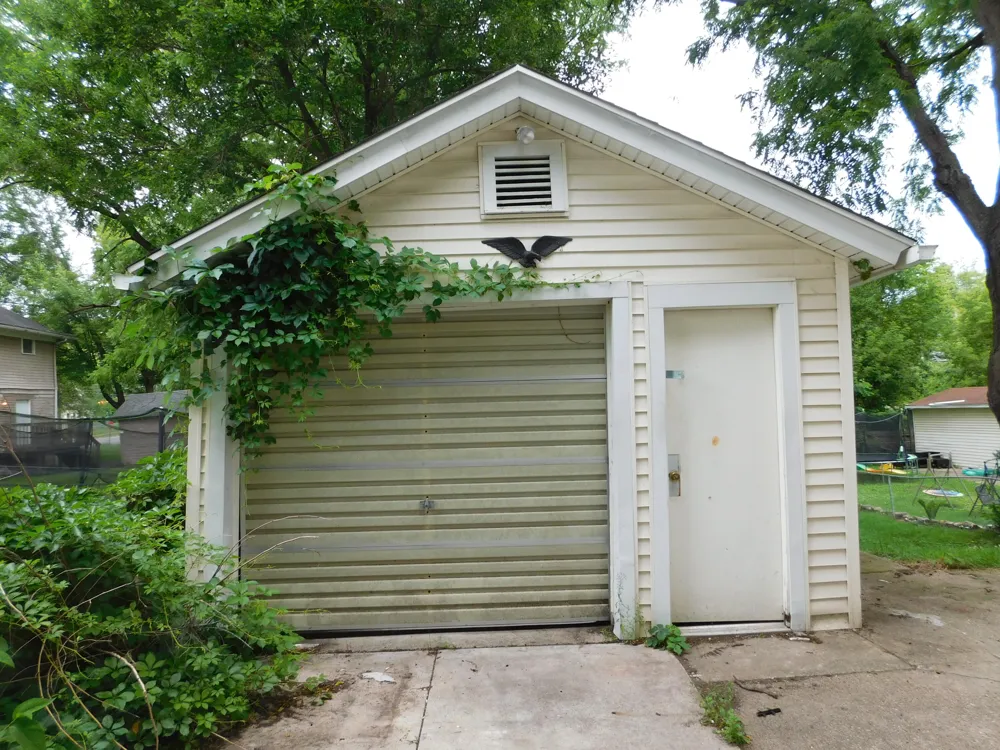 1238 3rd Street Jackson City, MI 49203