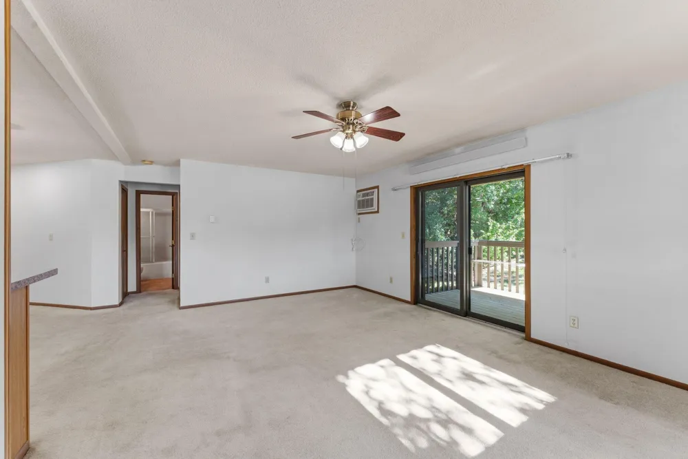 6601 Buckley Circle #105 Inver Grove Heights, MN 55076