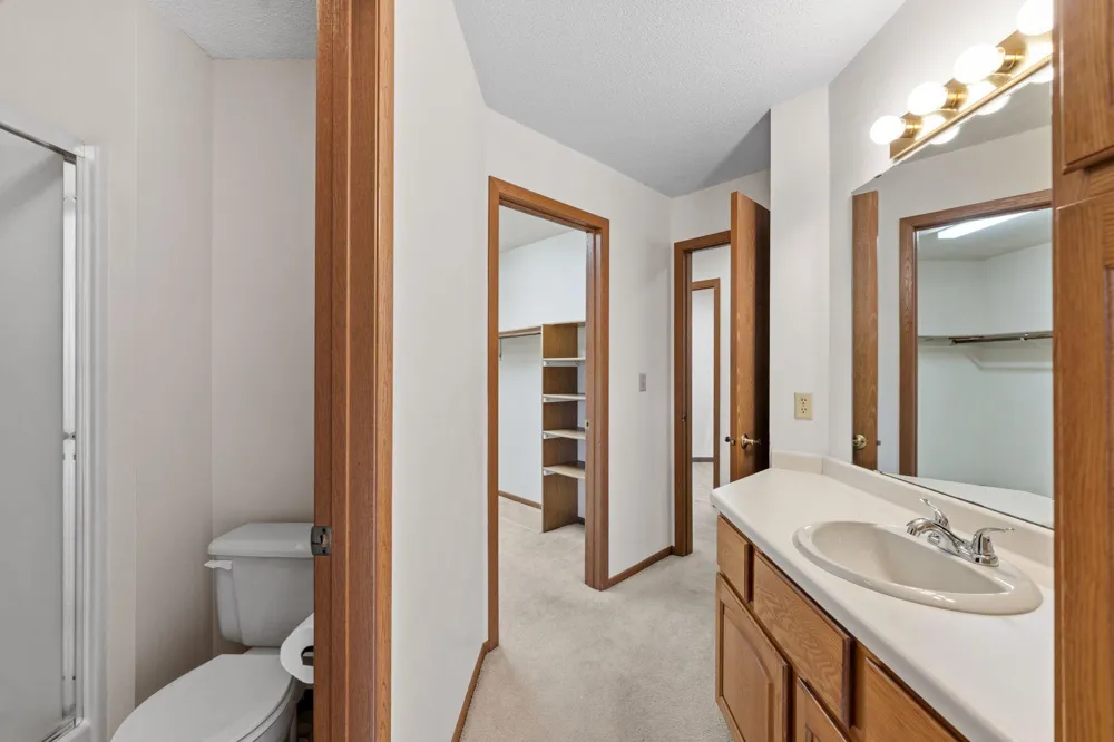 6601 Buckley Circle #105 Inver Grove Heights, MN 55076