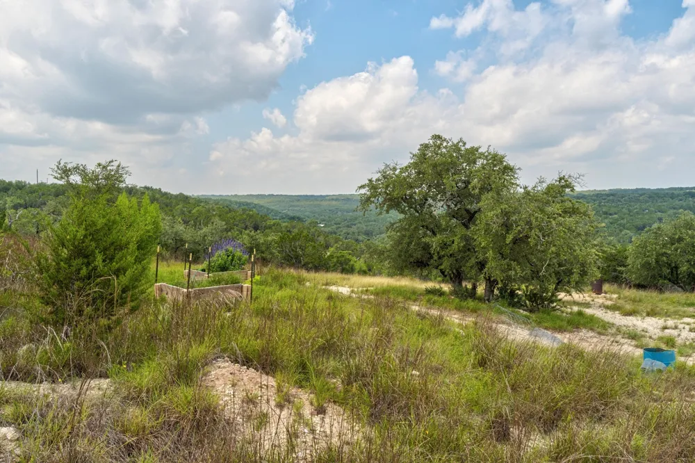 121 Spring Cove Dripping Springs, TX 78620