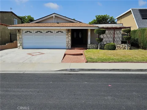 1221 E Denwall