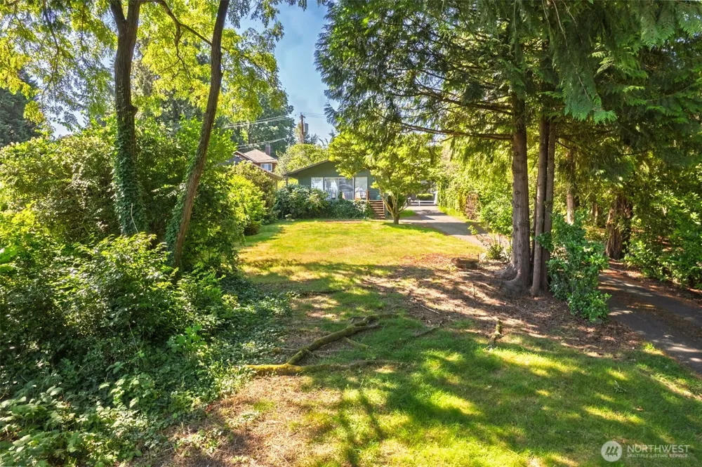 9412 SE 33rd Street Mercer Island, WA 98040