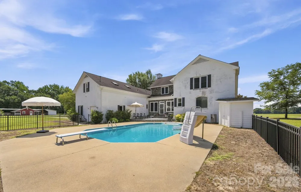 1004 Four Mile Loop Cheraw, SC 29520