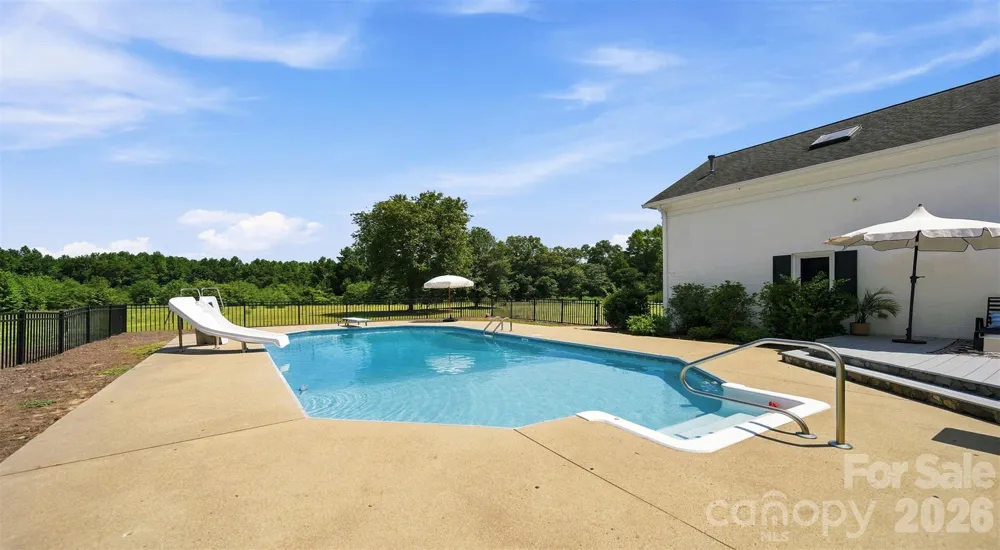 1004 Four Mile Loop Cheraw, SC 29520