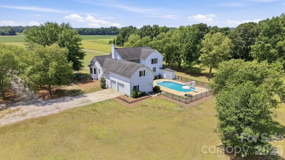 1004 Four Mile Loop Cheraw, SC 29520