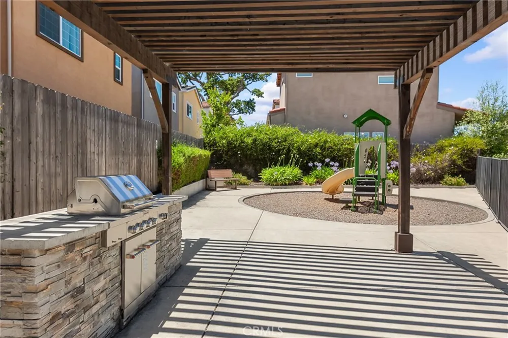 363 Calle De Pueblo Templeton, CA 93465