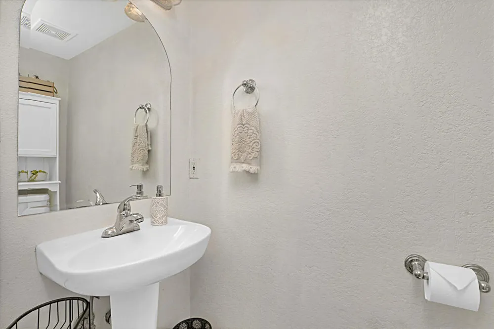 682 Sycamore Avenue Claremont, CA 91711