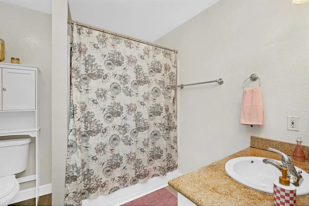 682 Sycamore Avenue Claremont, CA 91711