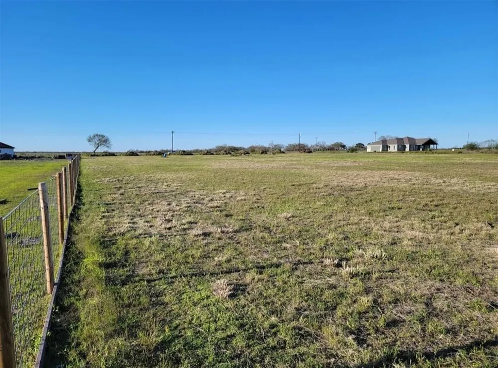 5578 County Road 101 Sandia, TX 78380