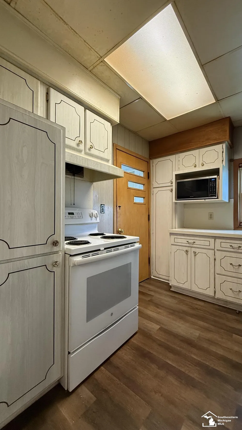 474 Riverview Avenue Monroe City, MI 48162