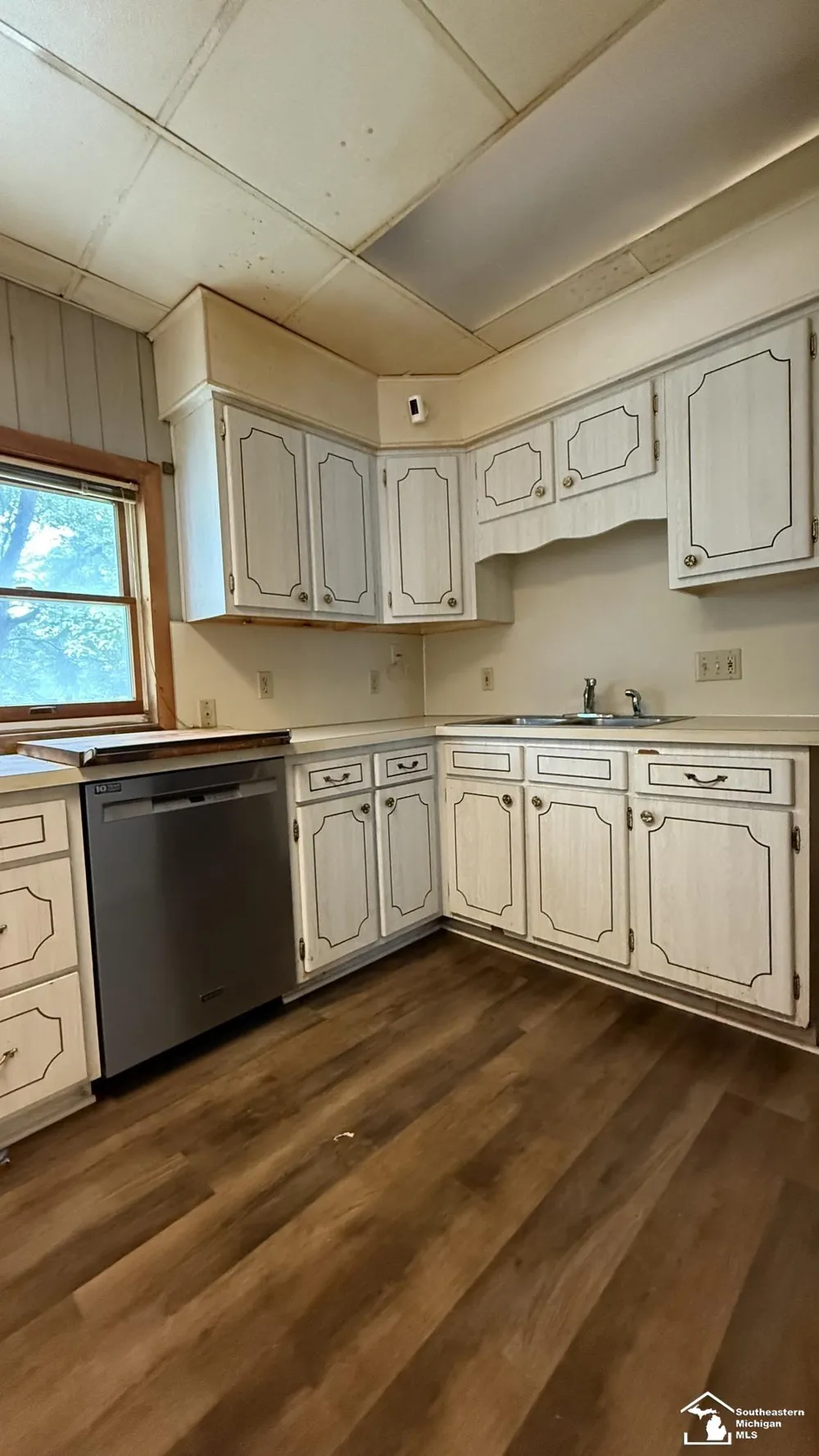 474 Riverview Avenue Monroe City, MI 48162